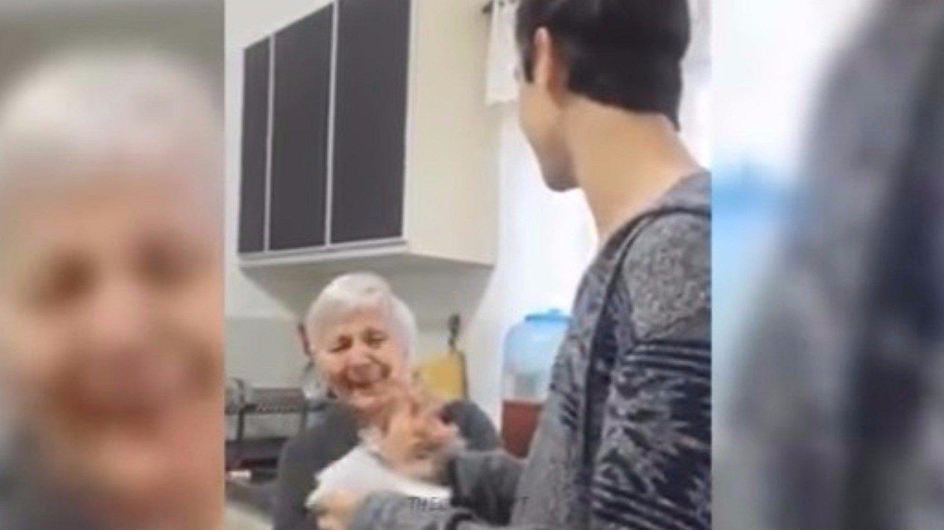Facebook: joven tomó esta conmovedora decisión tras diagnosticársele Alzhéimer a su abuelita (FOTO Y VIDEO)