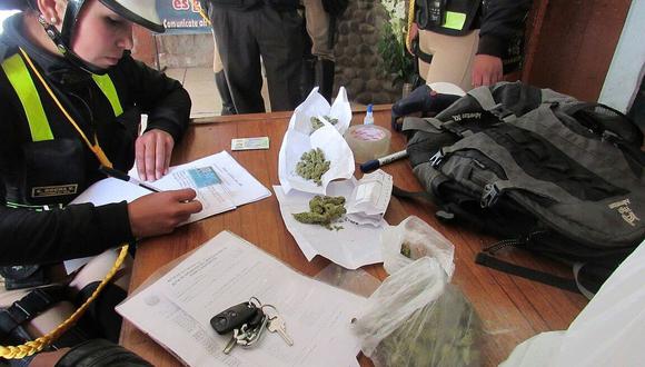 Dos sujetos caen con un kilo de marihuana en Cusco