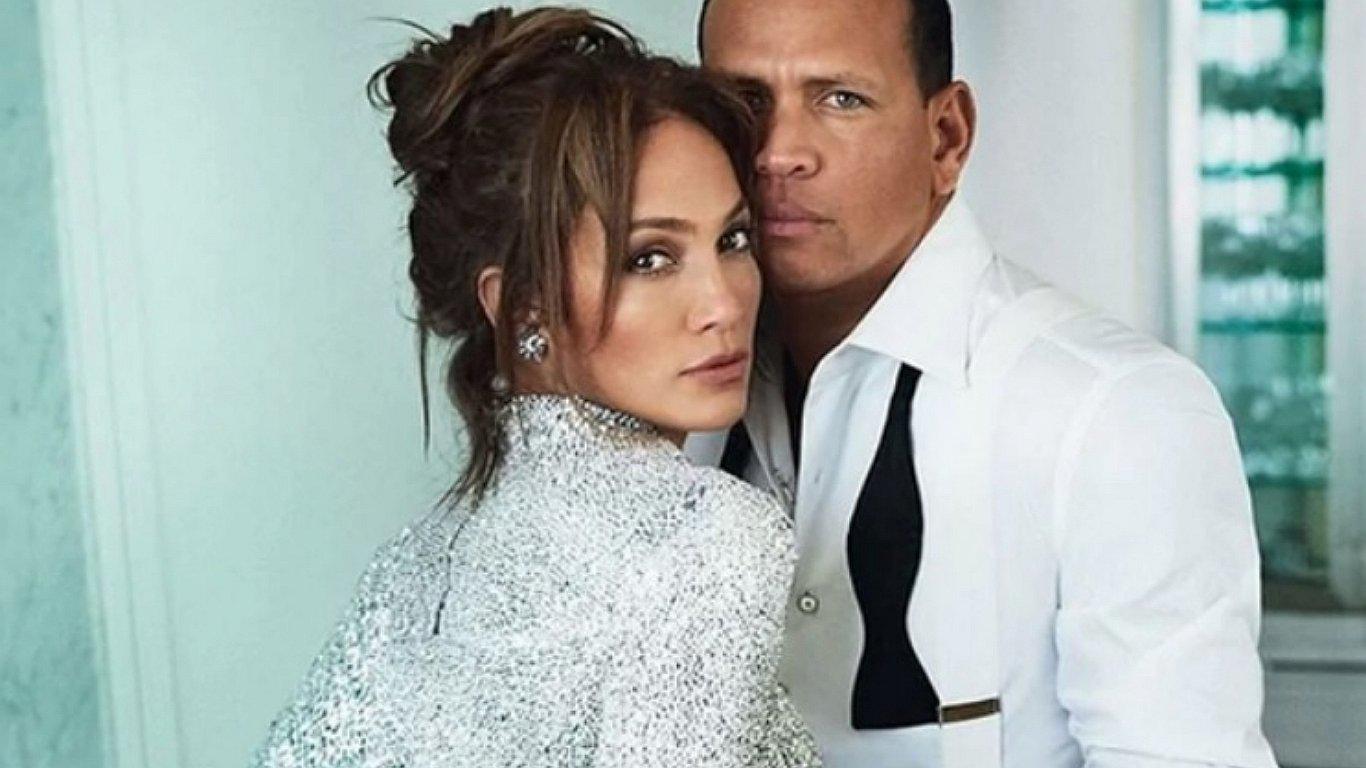 Jennifer López muestra sus curvas en pícara pose junto a su novio (FOTO y VIDEO)