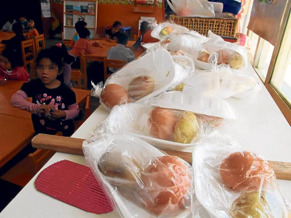 Qali Warma: Repartieron a niños papa y huevo en mal estado en Chimbote