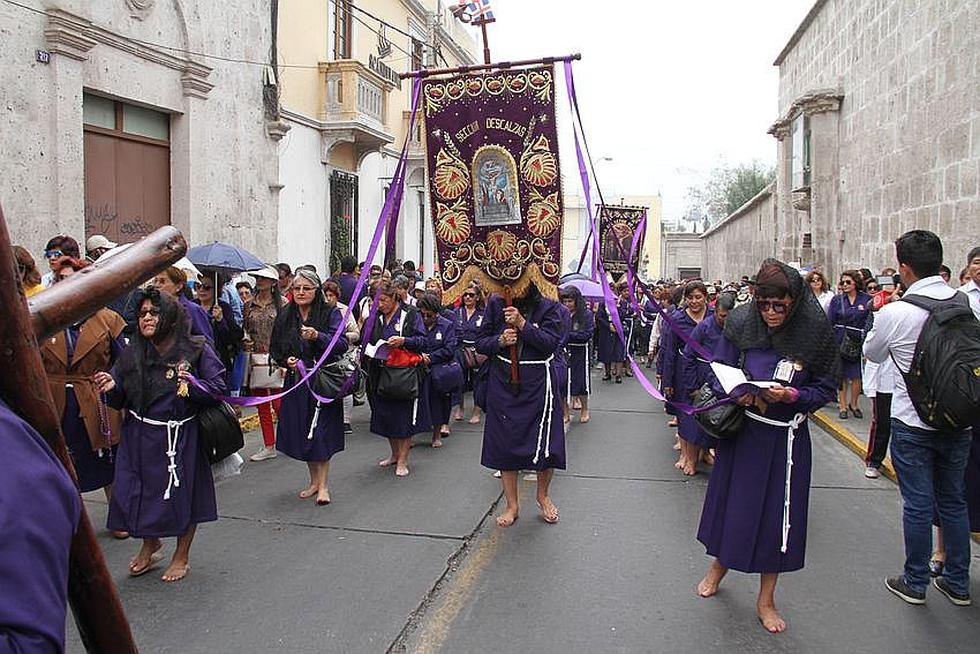 Señor de los Milagros derramó bendiciones en multitudinaria procesión (FOTOS)