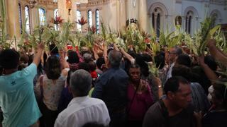 Ica: masivo fervor religioso por el Domingo de Ramos en la iglesia del Señor de Luren