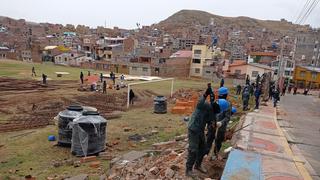 Intentan tomar posesión de colegio Huáscar con matones extranjeros en Puno (FOTOS)