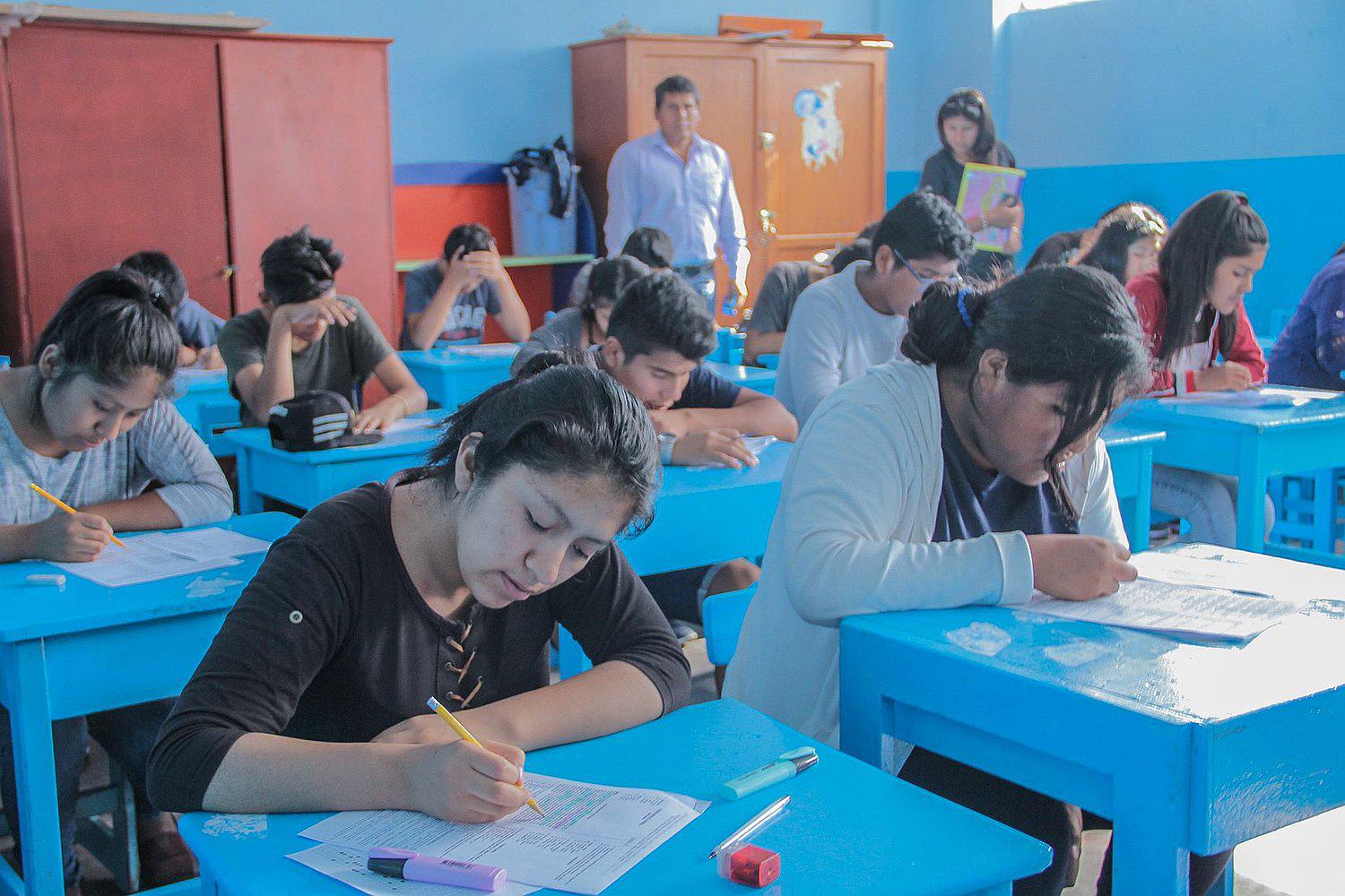 Más de 400 alumnos culminan su preparación preuniversitaria