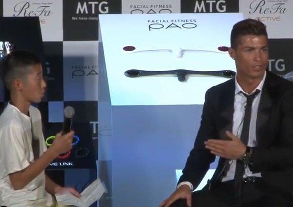 Cristiano Ronaldo defiende a niño japonés en una entrevista [VIDEO]