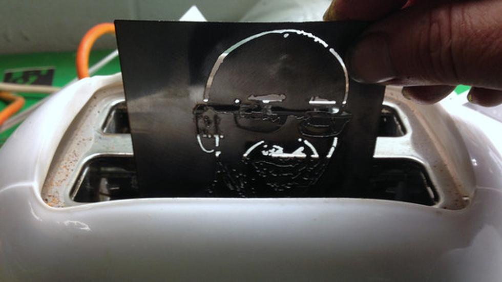 Crean tostadora que saca selfies (FOTOS)