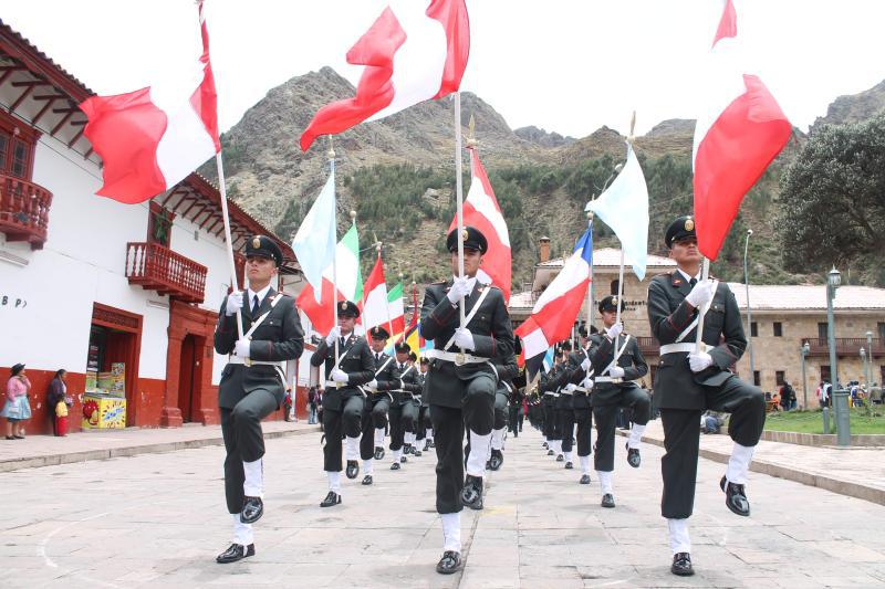 Policía Nacional vibró en desfile 