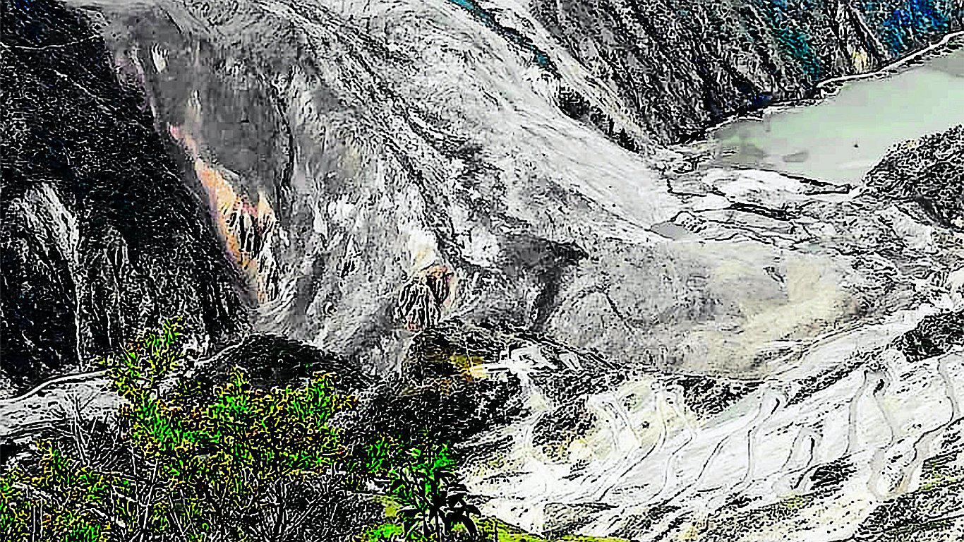 Padre y sus 3 hijas mueren tras deslizamiento 