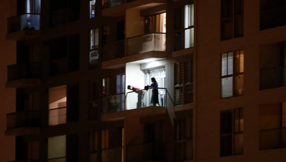 Cacerolazo: Vecinos de Jesús María protestaron desde sus balcones tras la vacancia presidencial. (Cacerolazo en Jesús María tras la vacancia de Martín Vizcarra. (Foto : Lino Chipana / @photo.gec)