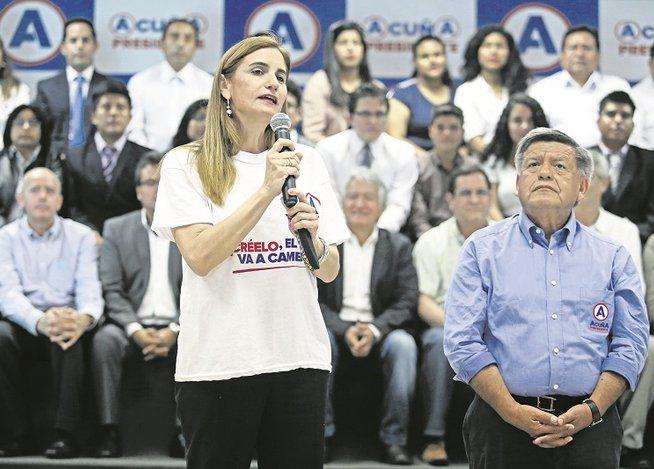 César Acuña: De esta forma Anel Townsend lo defendió sobre supuesto plagio 