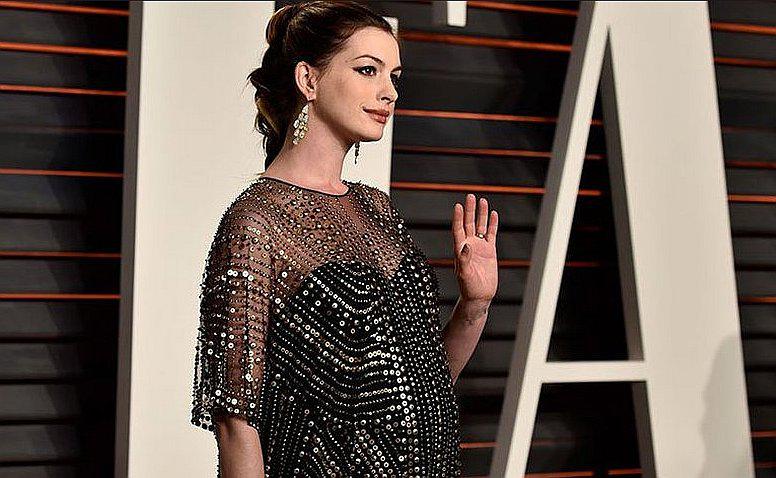 La actriz Anne Hathaway, mamá por primera vez de un niño