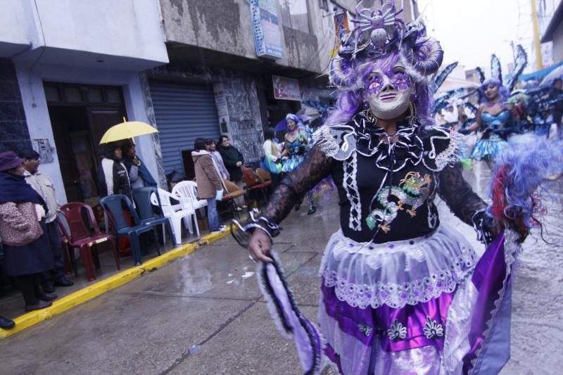 Se realizó pasacalle por aniversario de la Federación del Folklore