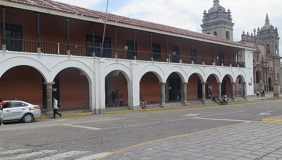 Cambios se dan en ausencia del alcalde Yuri Gutiérrez