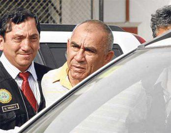 El Loco Perochena cae en pleno robo de vivienda