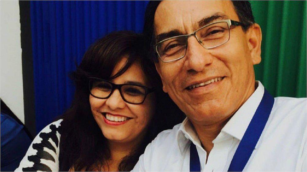 Martín Vizcarra: primera dama protagoniza tierno momento en juramentación (VIDEO)