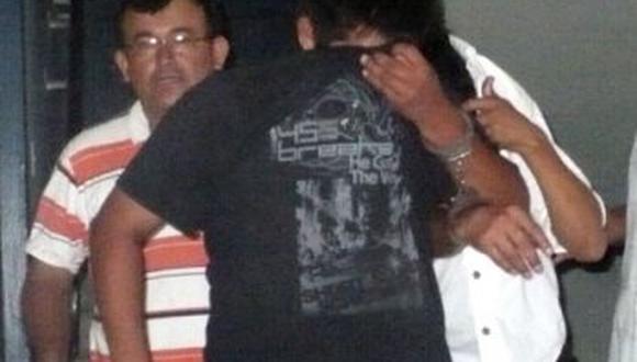 Ebrio y disparando dos armas detienen a alcalde de Yauya