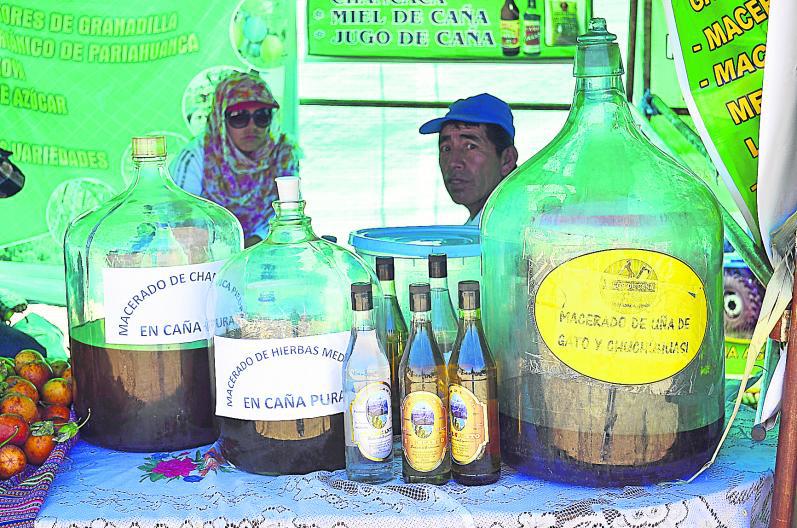 Brindan con tragos peruanos por Fiestas Patrias