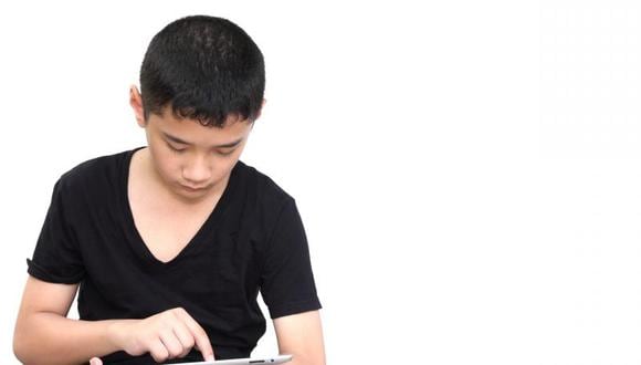 Minsa: tablets y smartphones causan miopía en niños
