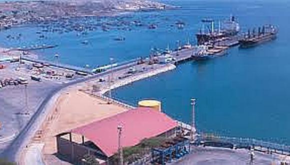 Piura: Por oleajes anómalos siguen cerrados 80 puertos en todo el litoral del país
