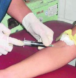 Los 'vampiros' que venden su sangre