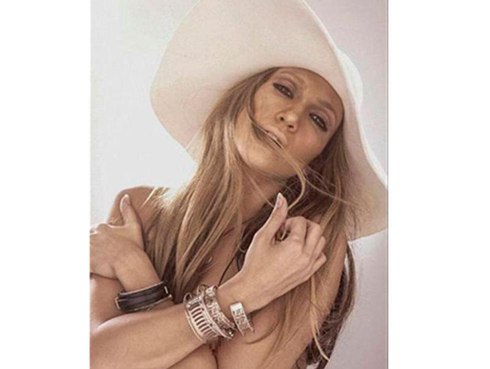 Filtran fotos de Jennifer Lopez en topless y sin Photoshop