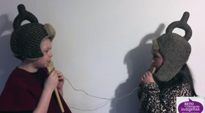 Dos niños finlandeses y su mamá hablan la lengua Mochica (VIDEO)