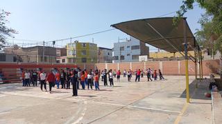 Ica: estudiantes del colegio Ezequiel Sánchez Guerrero hacen clases deportivas bajo el sol 