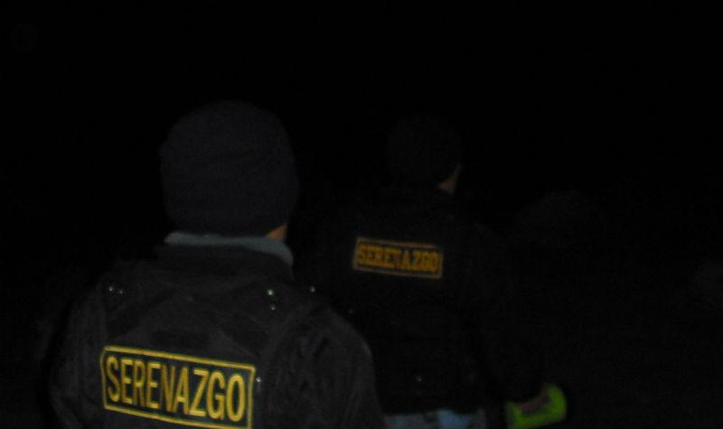 Serenos intervienen a parejitas en comprometedora situación 