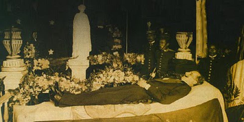 Día de los muertos: Los funerales más multitudinarios de personajes ilustres del Perú (Fotos)