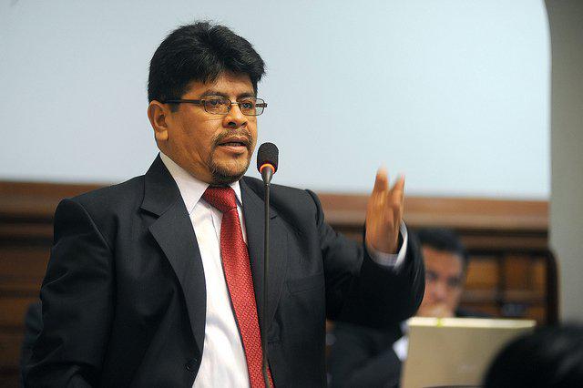 ​Teófilo Gamarra sobre Abugattás: "Debe ser un error, él no está fuera del partido"