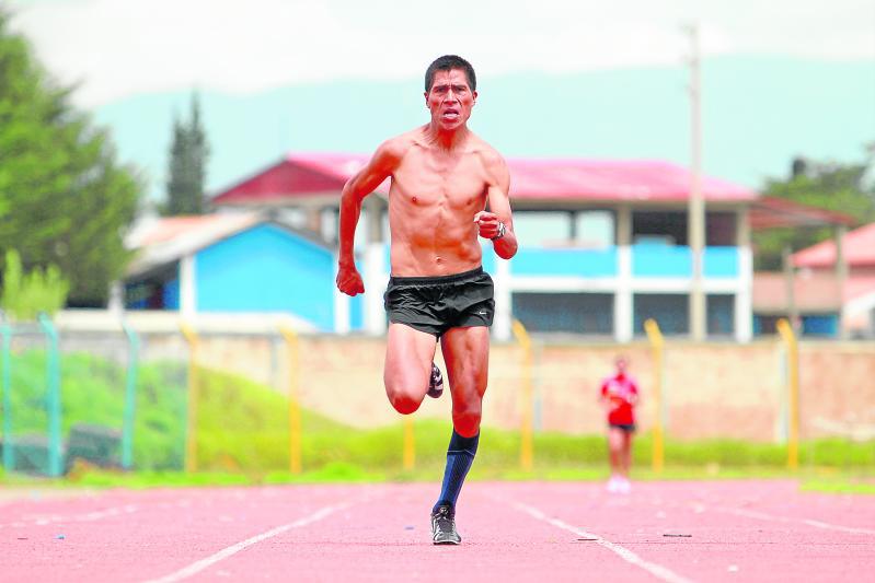 ¿Sabes quién es el atleta más veloz del Perú en 5 mil metros planos?