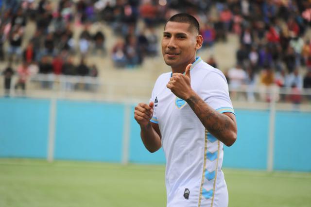 Deportivo Llacuabamba presentó a sus fichajes.