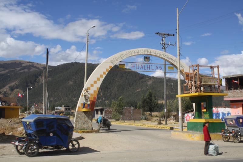 Hualhuas: Obra de alcantarillado con serias denuncias