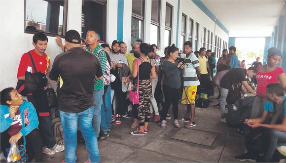 Cientos de venezolanos ingresan como refugiados (FOTOS) 