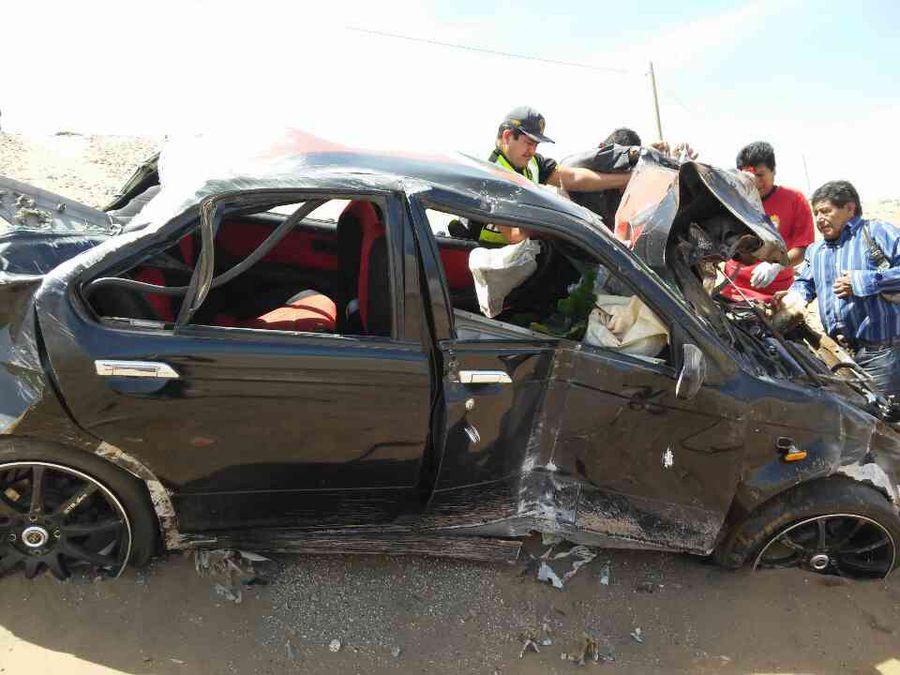 Tres personas mueren cuando viajaban en colectivo a Ilo
