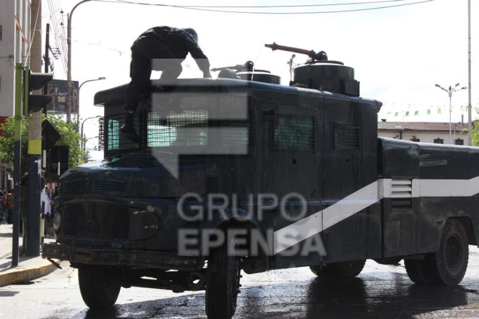 Violencia en protesta contra ley Servir: PNP usa "pinochito" para repeler a protestantes 