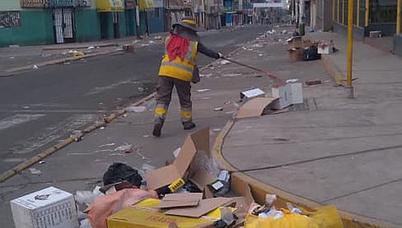 Obreros recogen 160 toneladas de basura en Cerro Colorado