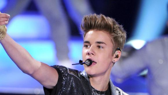 Justin Bieber tendrá que ser operado tras perforarse el tímpano