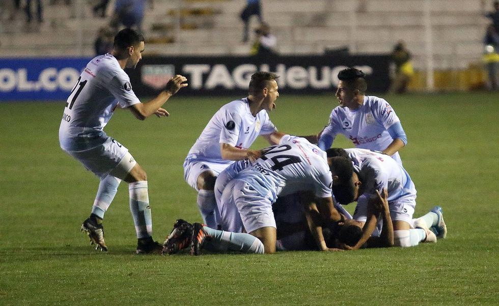Copa Libertadores: Real Garcilaso vence 2-0 al Santos de Brasil (FOTOS)