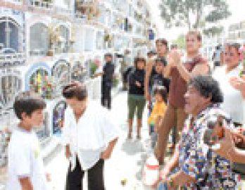 Festejo a la madre muerta