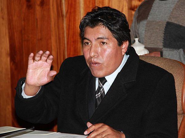 Iván Flores niega haber negociado con plantas de tratamiento