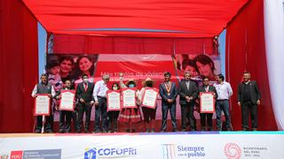 Cofopri entrega 1871 títulos de propiedad en Arequipa