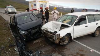 Choque frontal de automóviles en plena Semana Santa