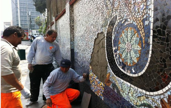 Rehabilitan mural en honor a Papa Juan Pablo II