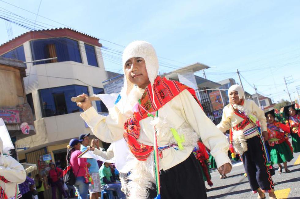 Distrito de Socabaya celebró aniversario con corso 