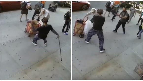 Nueva York: joven es arrestado por agredir a un anciano de 90 años (VIDEO)