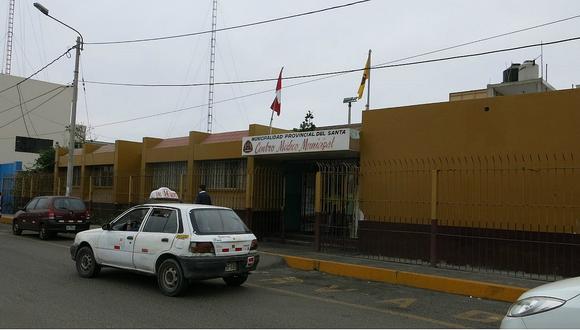 Chimbote: Policía uniformado roba celular a trabajadora del centro médico municipal del Santa 