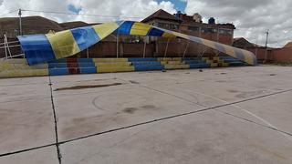 Plataforma deportiva de reciente construcción se cae a pedazos en Juliaca