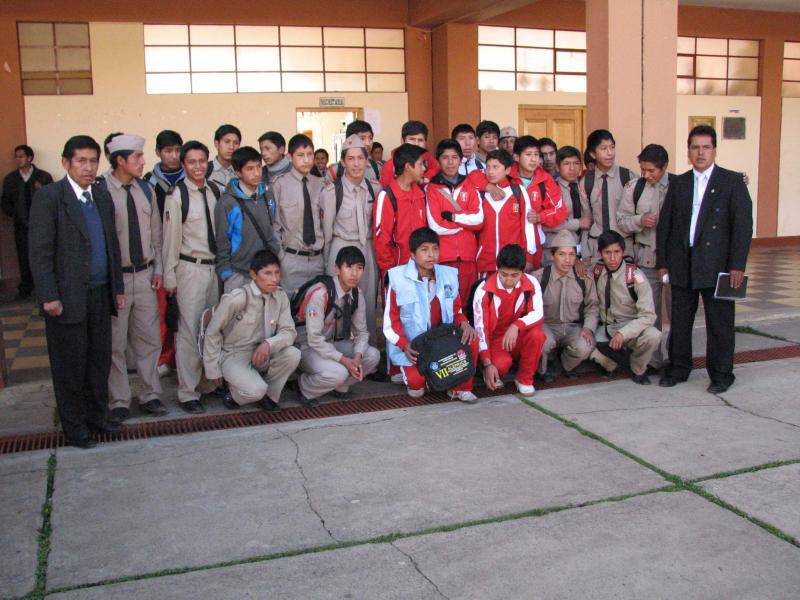 Reconocen a estudiantes de La Victoria de Ayacucho por ingreso a UNH