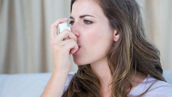 Mujeres tienen más probabilidades que los hombres de sufrir asma, según estudio
